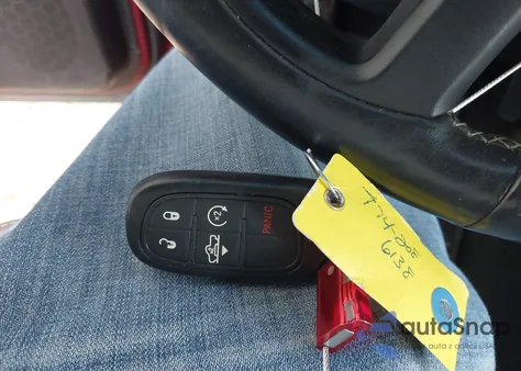 2017 Ram 1500 Rebel 4X4 5'7 Box z USA, uszkodzony, nr VIN 1C6RR7YT0HS779251